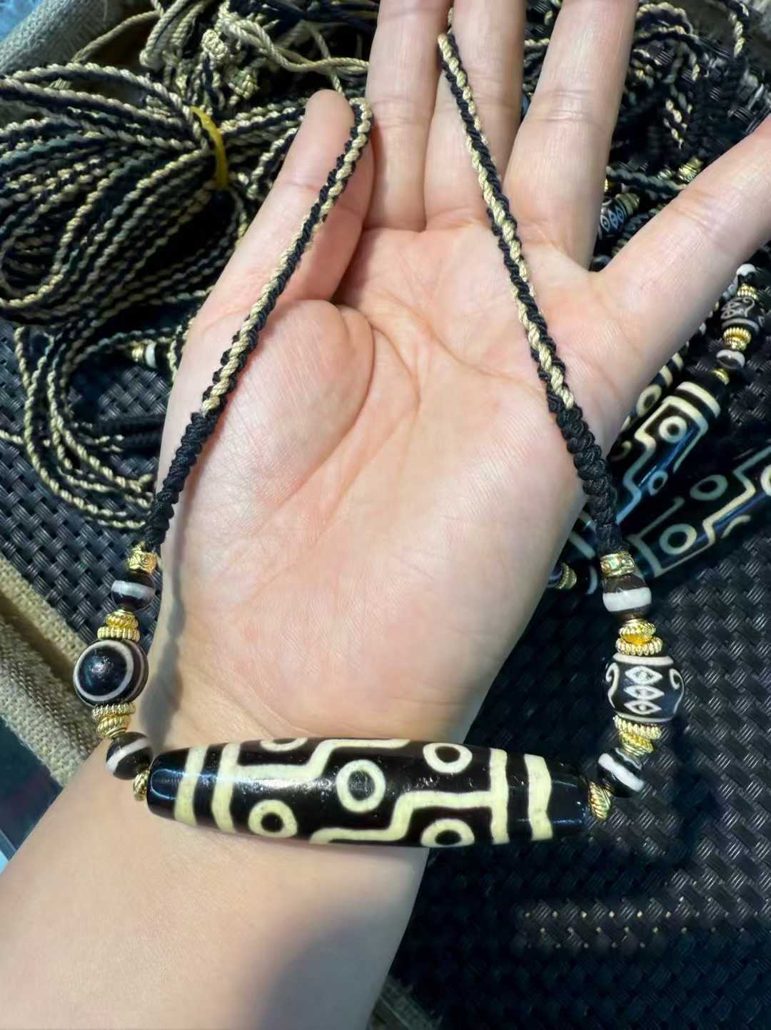 Ethnic Fashion Designers - 10 adet/grup 9 Gözler görünmez Ejderha